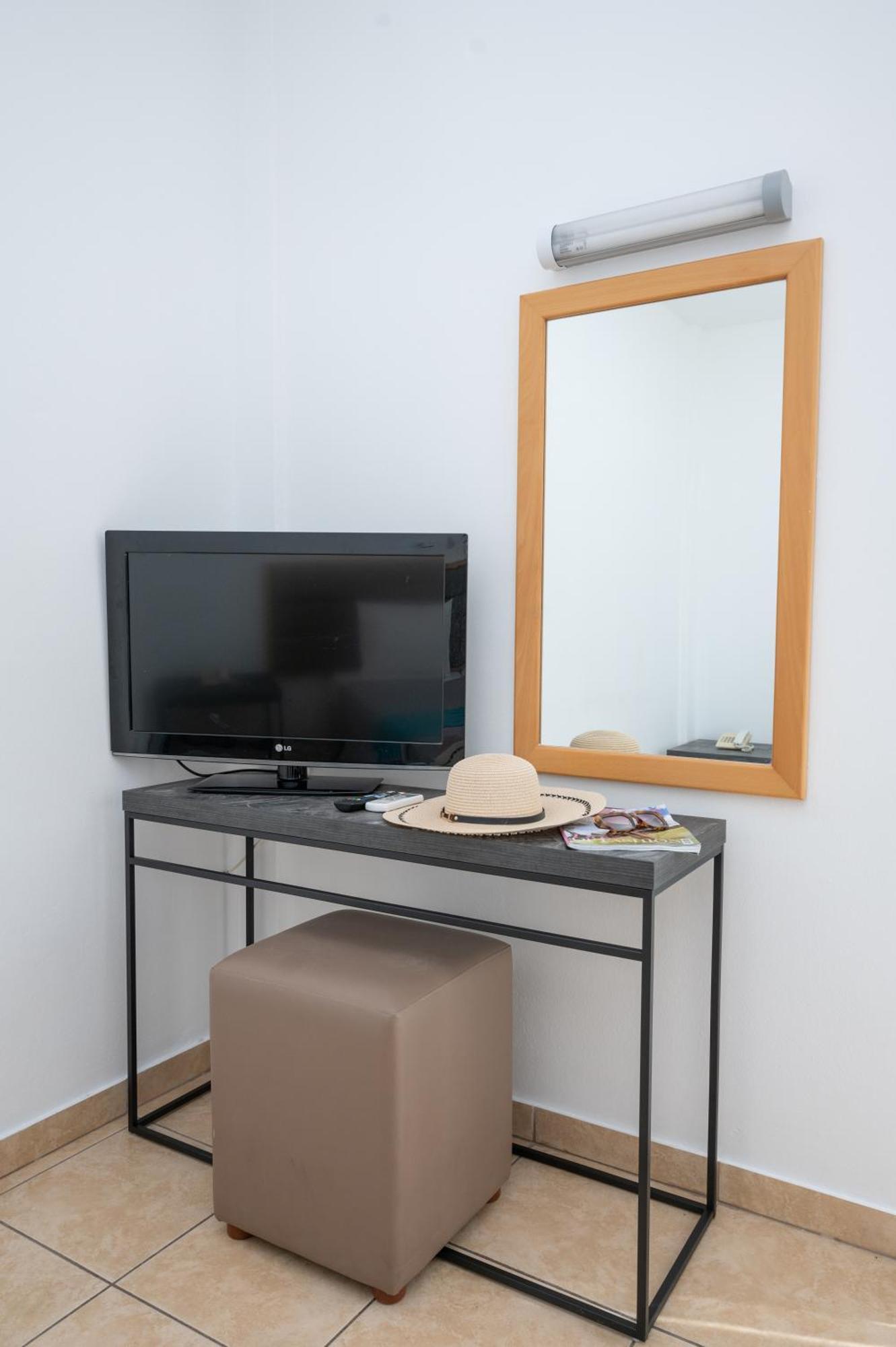 New Famagusta Hotel&Suites Ayia Napa Eksteriør billede