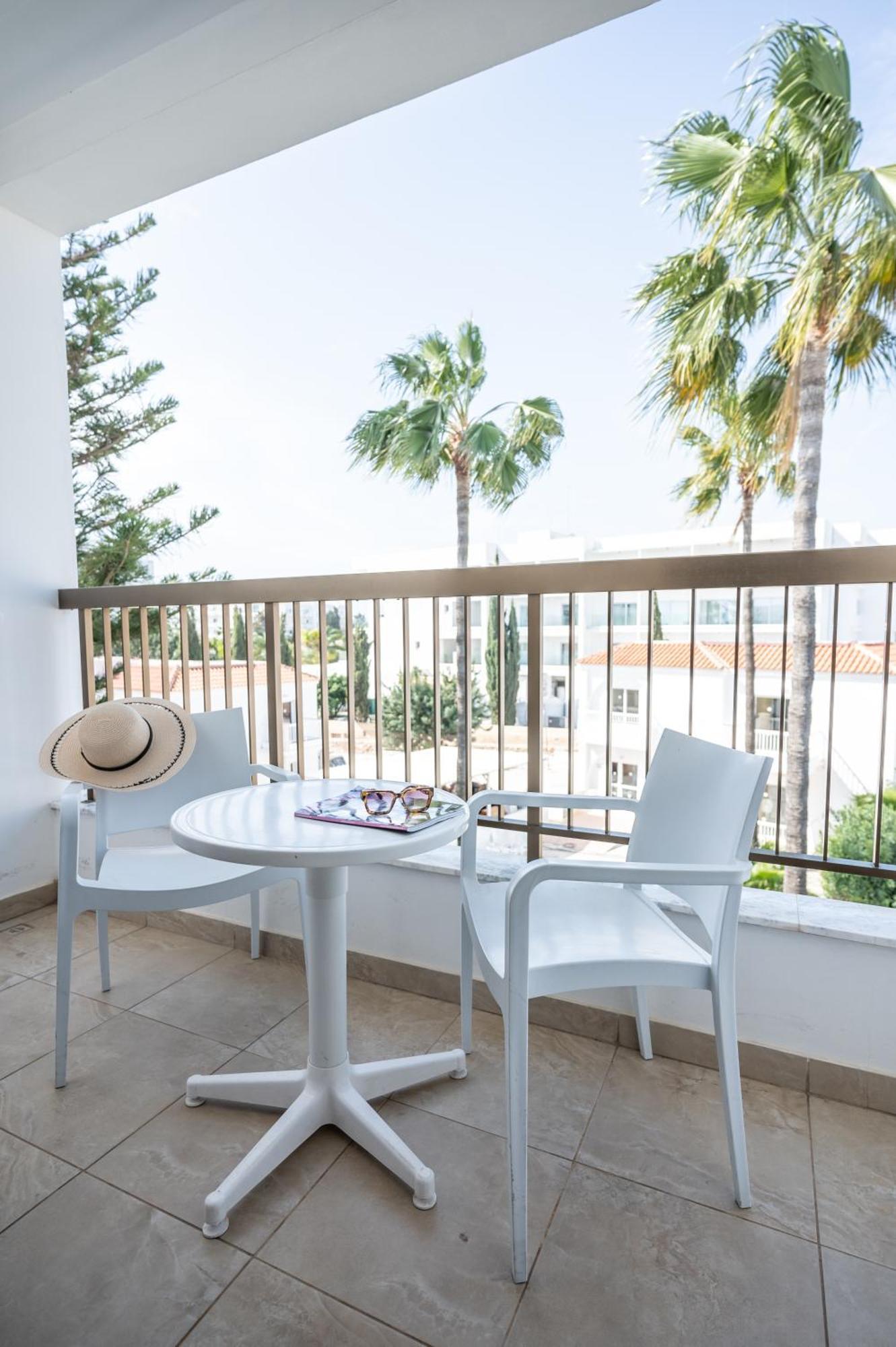New Famagusta Hotel&Suites Ayia Napa Eksteriør billede