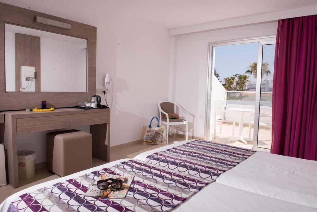 New Famagusta Hotel&Suites Ayia Napa Eksteriør billede